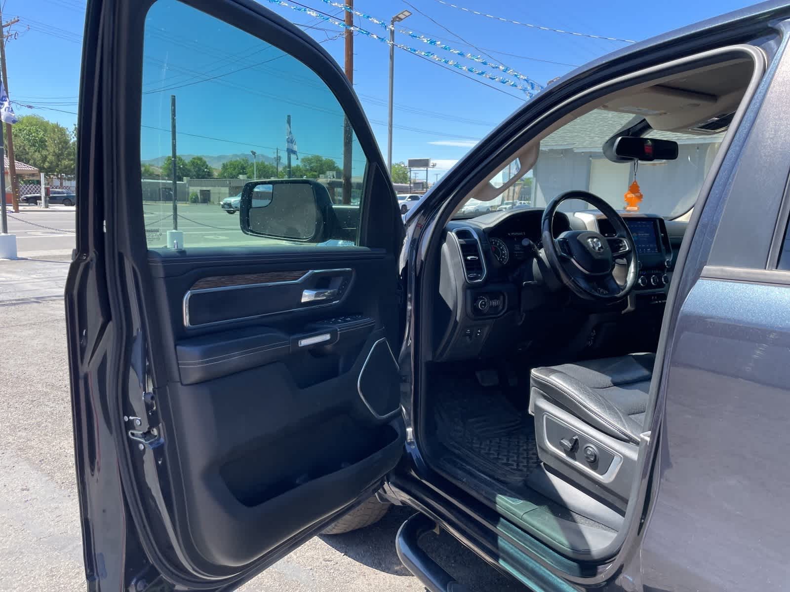 2019 RAM 1500 Laramie 13