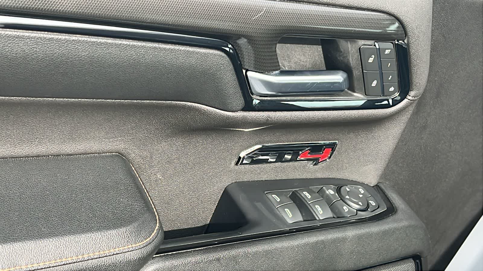 Thumbnail: 2024 GMC Sierra 1500 - 22