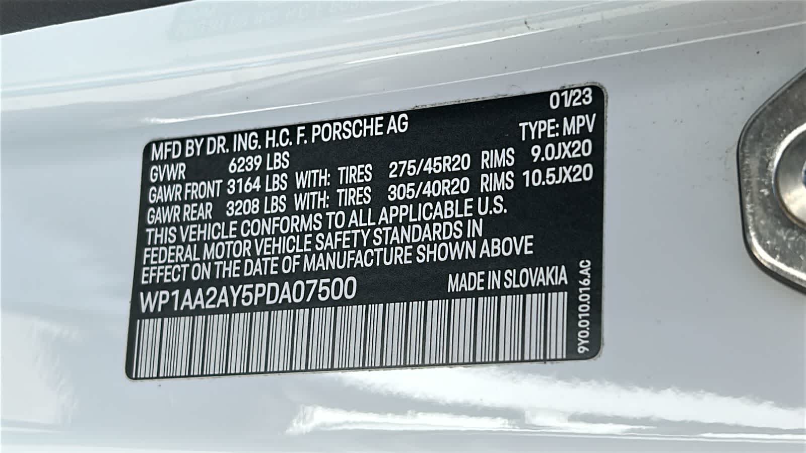 Thumbnail: 2023 Porsche Cayenne - 30