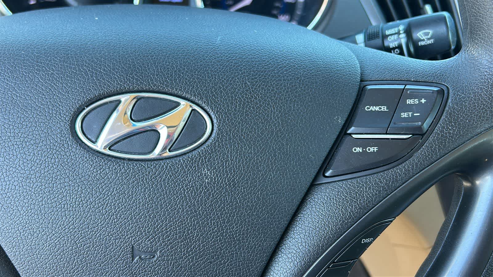 Thumbnail: 2012 Hyundai Sonata - 18