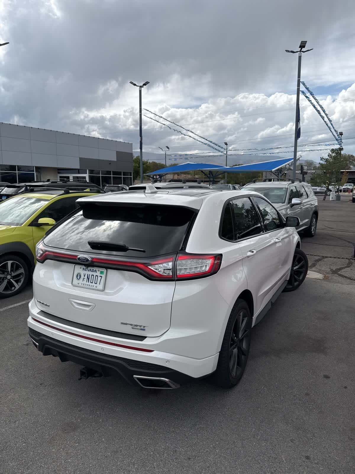 Thumbnail: 2018 Ford Edge - 17