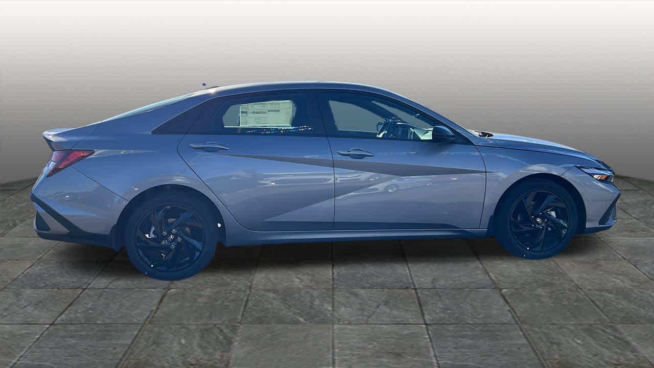 Thumbnail: 2026 Hyundai Elantra - 4