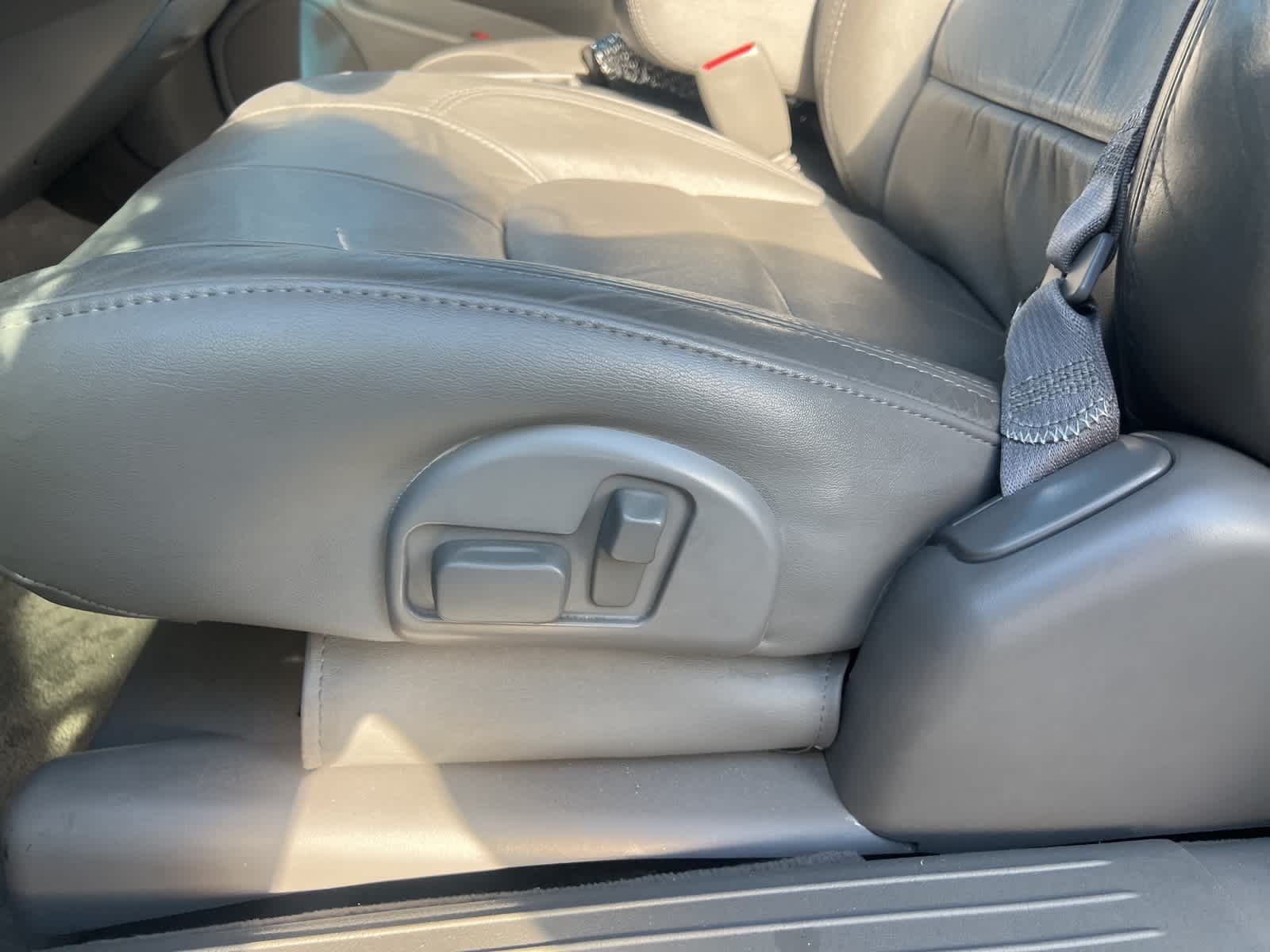 Thumbnail: 2005 Cadillac DeVille - 10