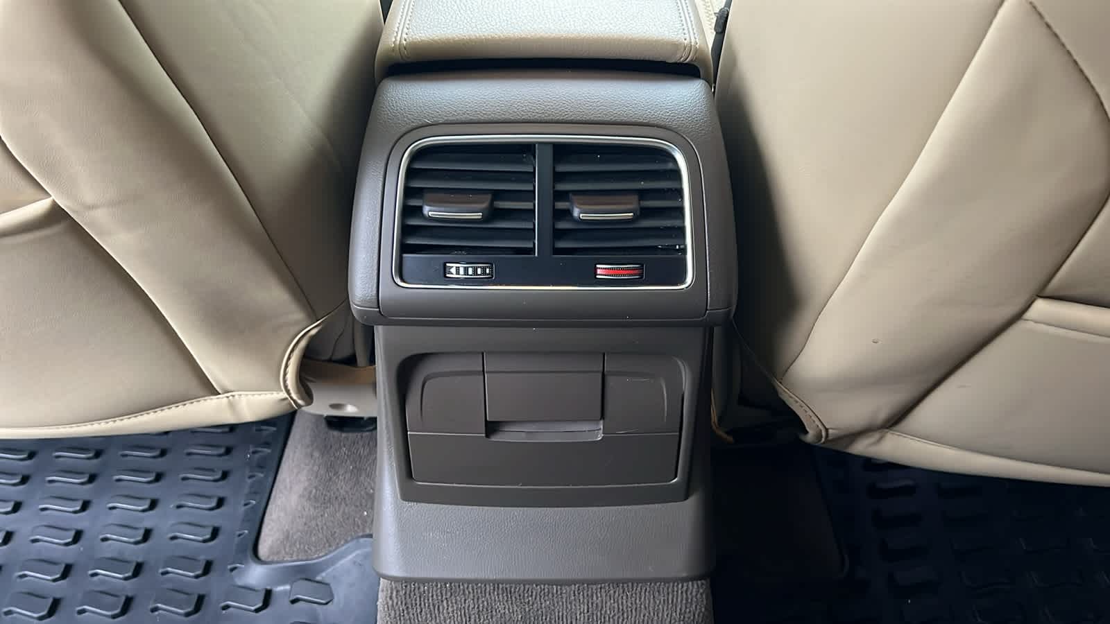 Thumbnail: 2015 Audi Q5 - 25