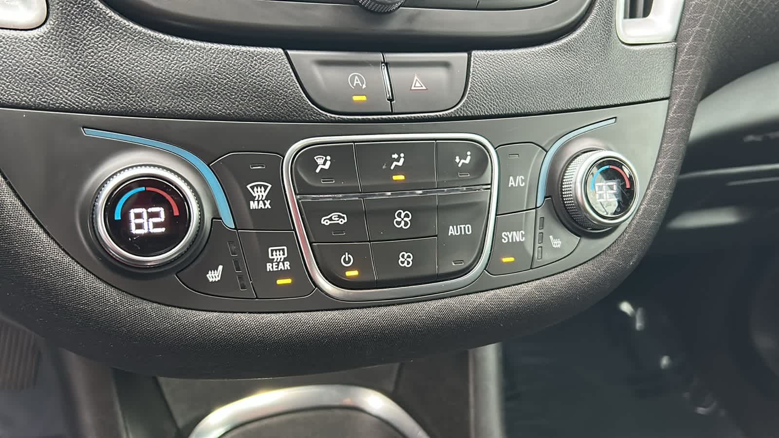 Thumbnail: 2023 Chevrolet Malibu - 14