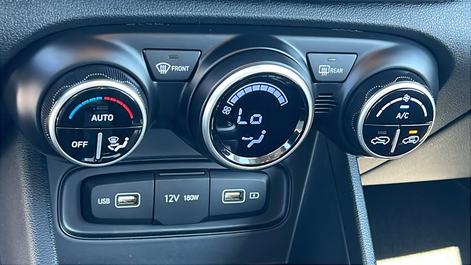 Thumbnail: 2022 Hyundai Venue - 14