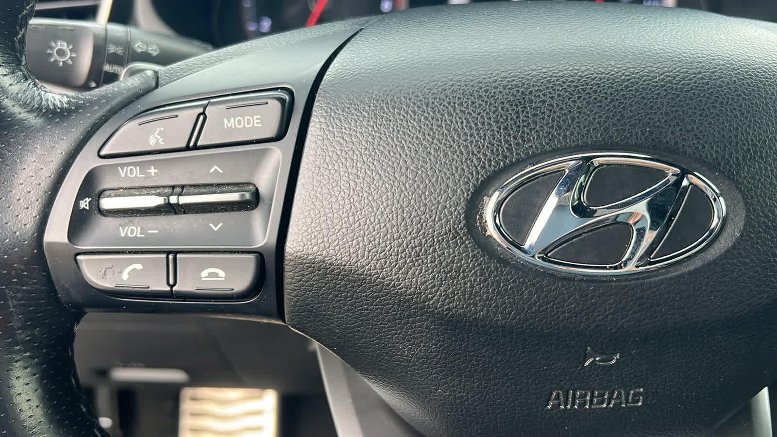 Thumbnail: 2020 Hyundai Veloster - 19