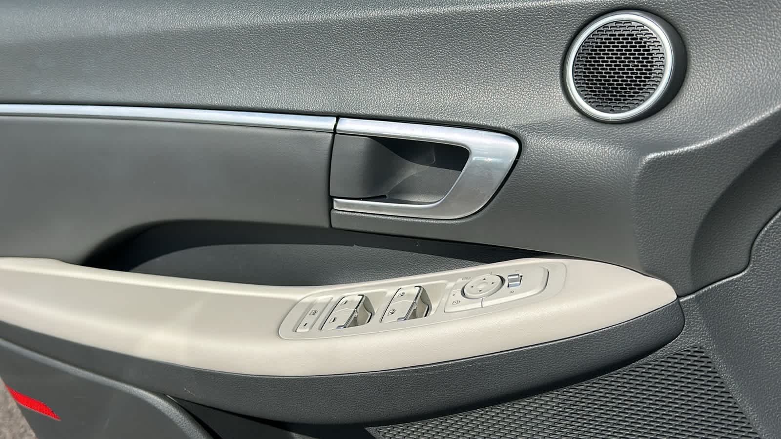 Thumbnail: 2023 Hyundai Sonata - 22