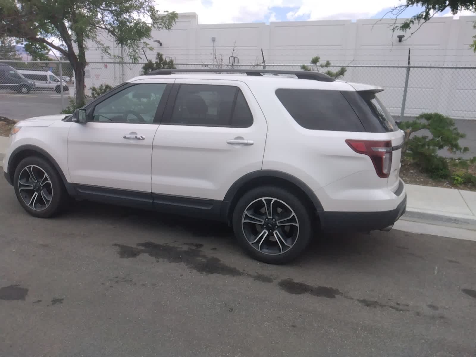 Thumbnail: 2013 Ford Explorer - 8
