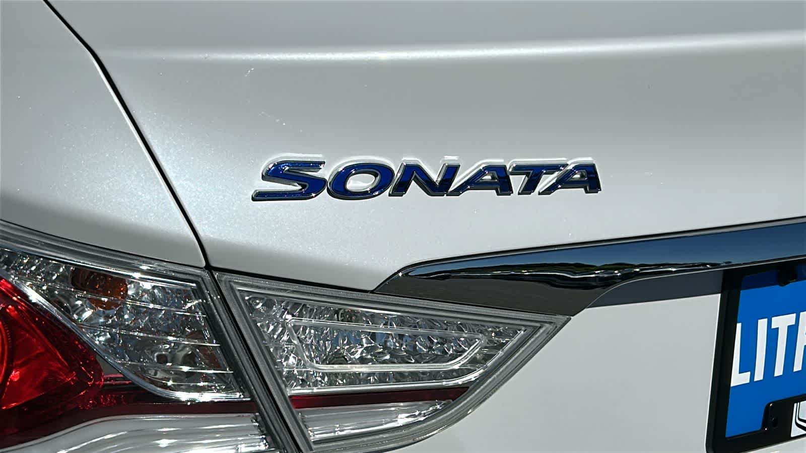 Thumbnail: 2012 Hyundai Sonata - 26