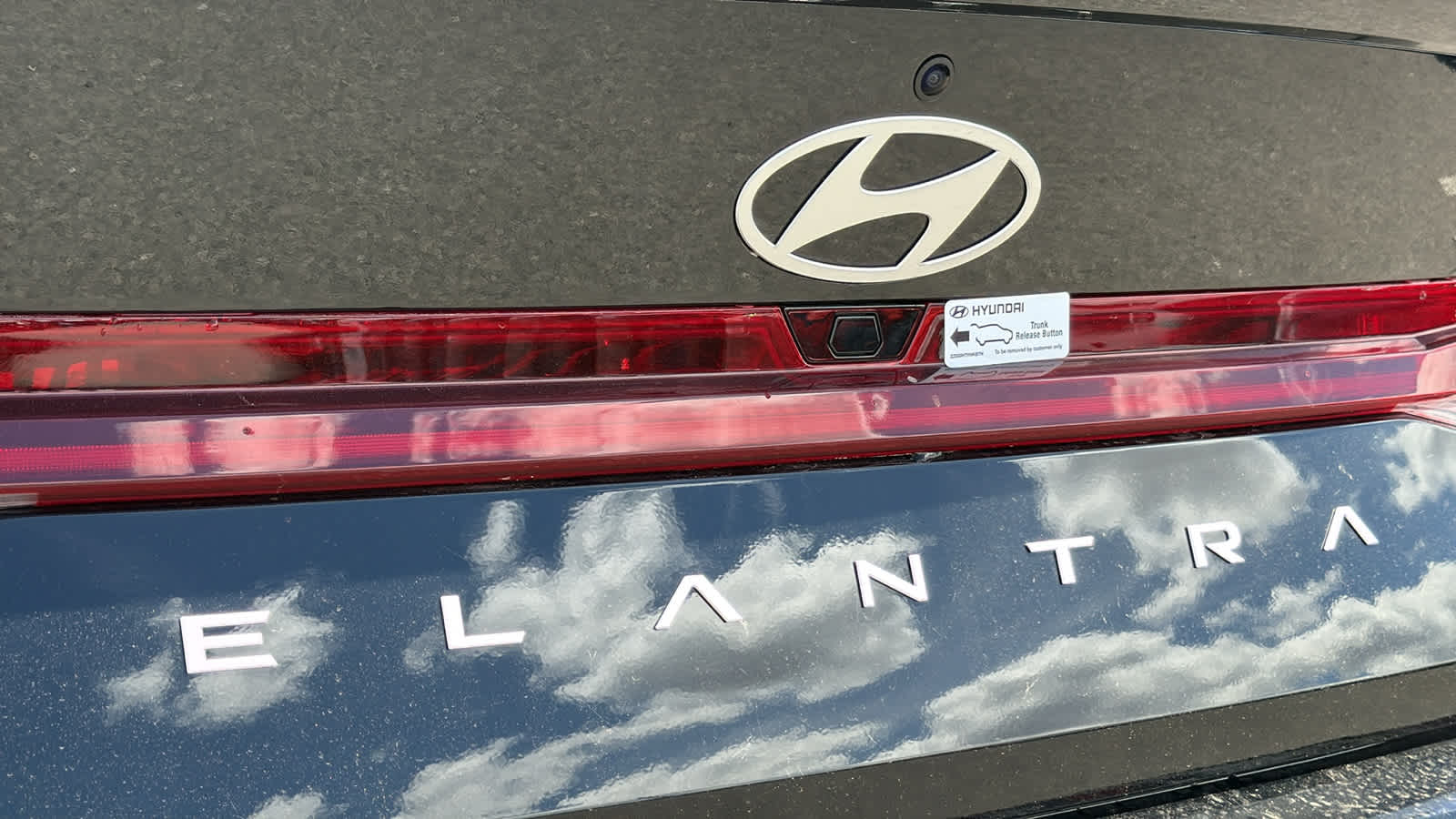 Thumbnail: 2025 Hyundai Elantra - 28