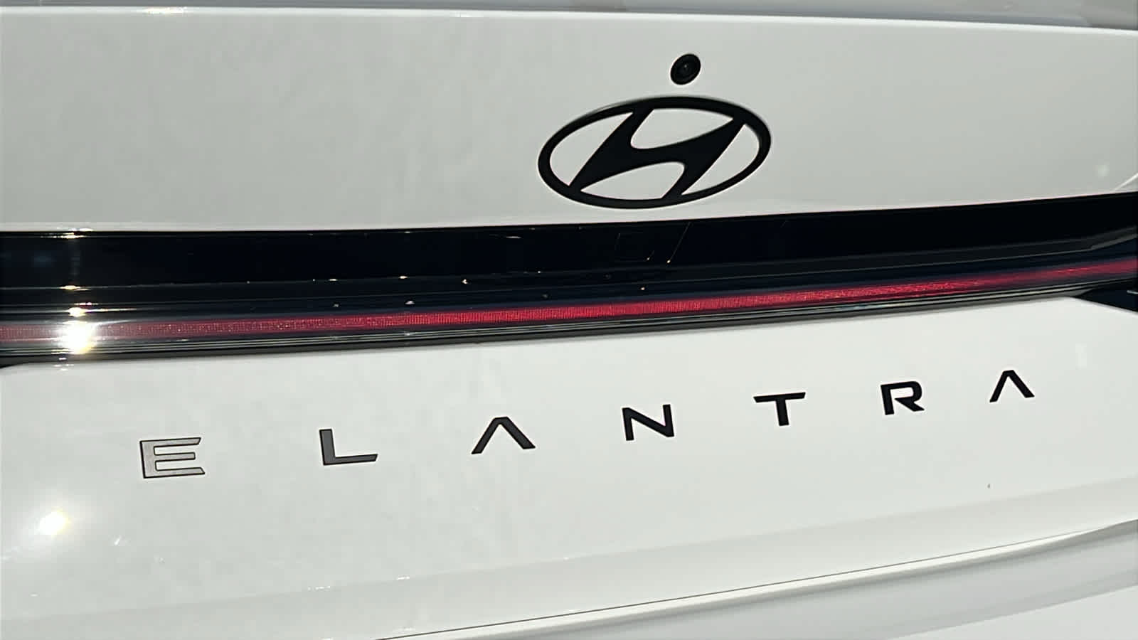 Thumbnail: 2025 Hyundai Elantra - 28