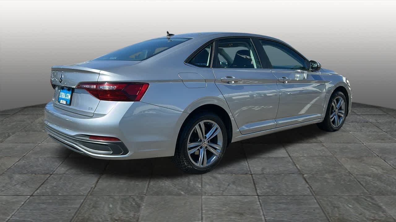 Thumbnail: 2024 Volkswagen Jetta - 5