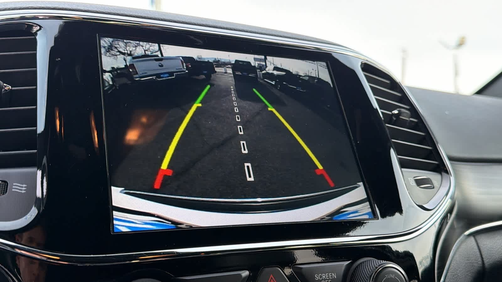 Thumbnail: 2019 Jeep Grand Cherokee - 16