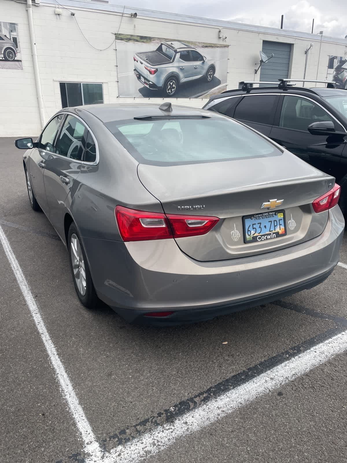 Thumbnail: 2017 Chevrolet Malibu - 3