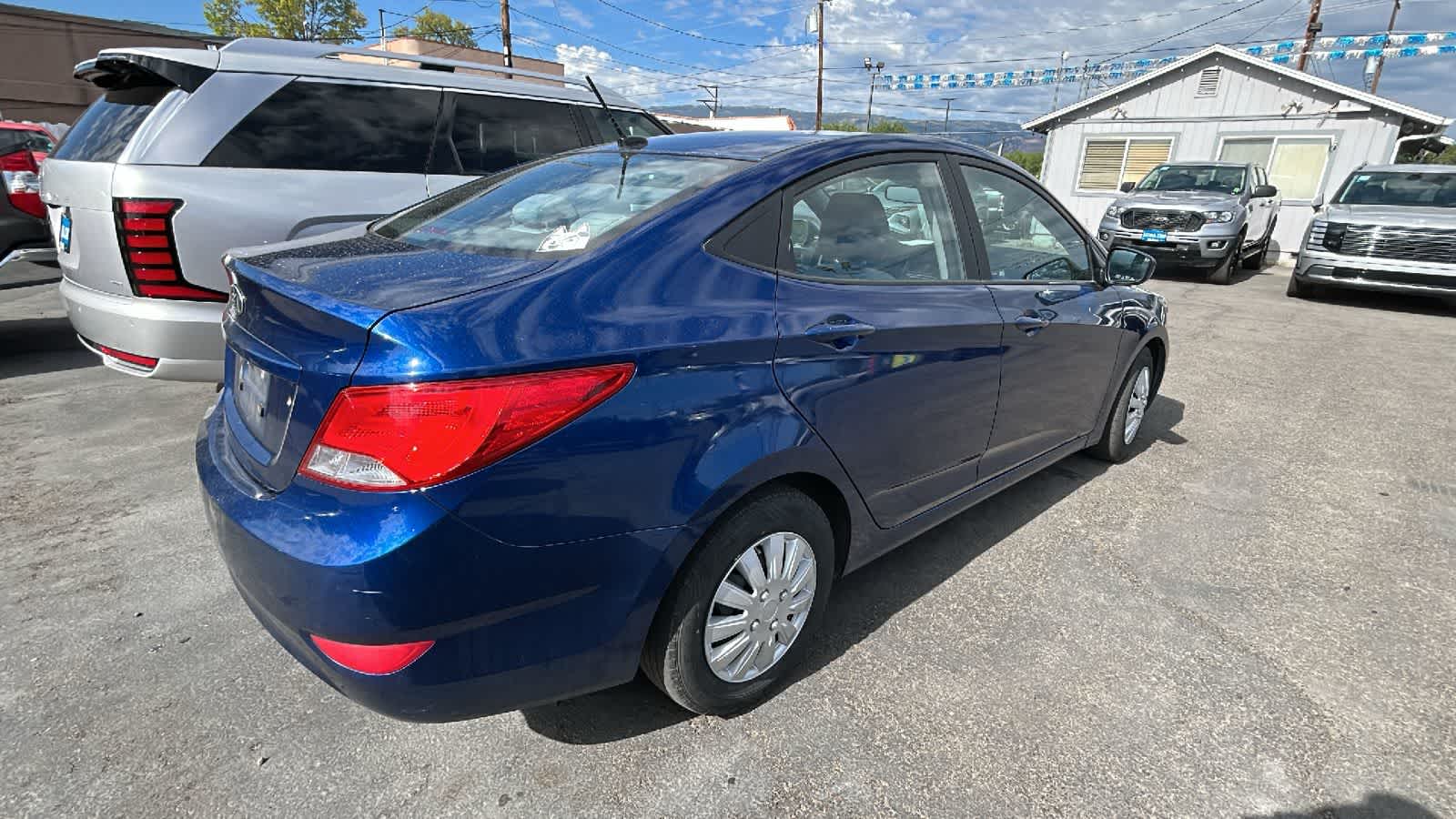 Thumbnail: 2017 Hyundai Accent - 18