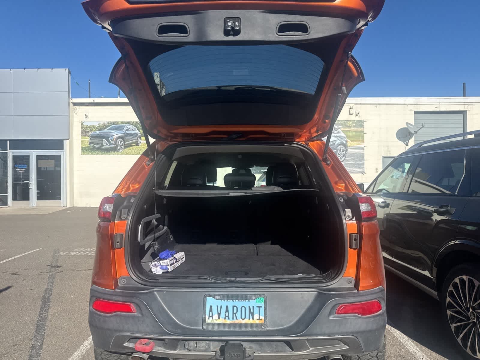 Thumbnail: 2016 Jeep Cherokee - 21