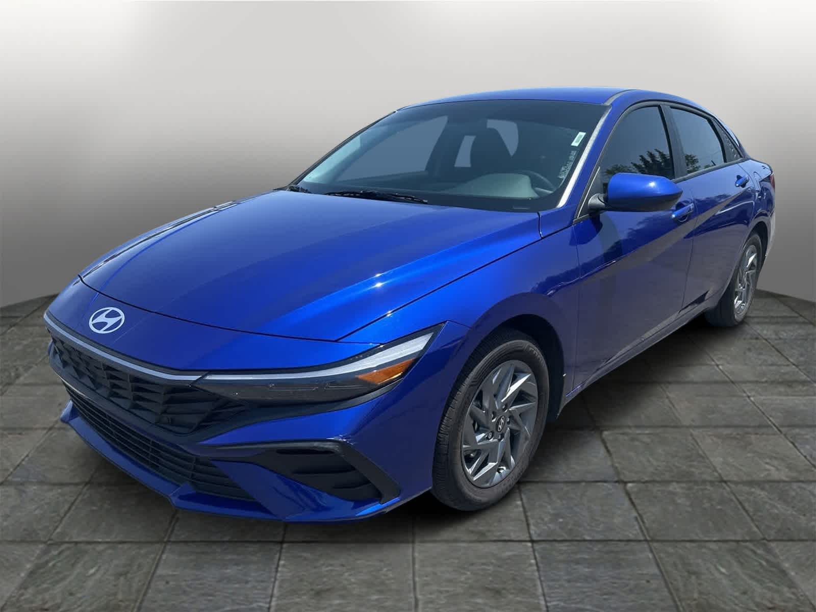 2024 Hyundai Elantra SEL 2