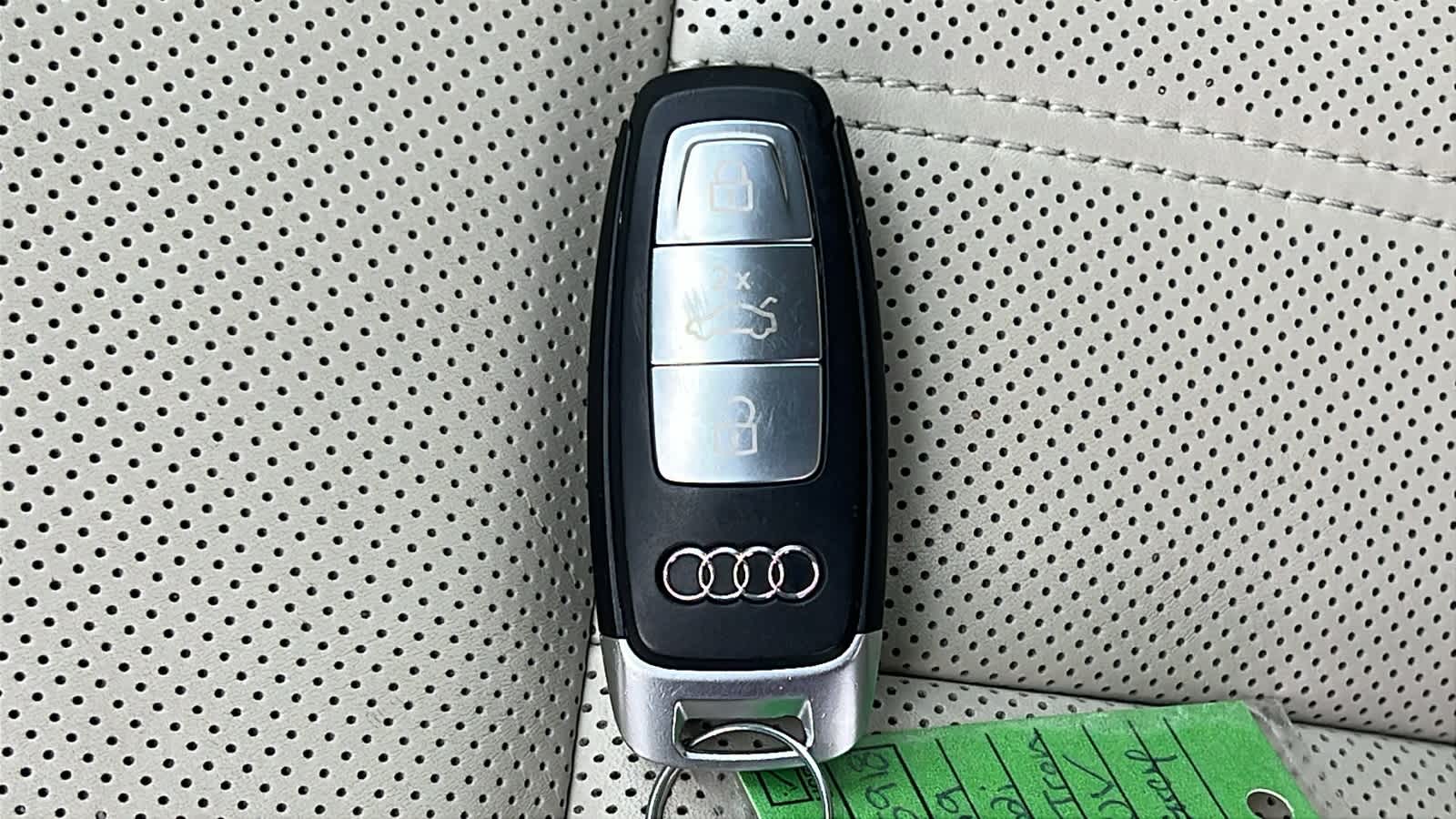 Thumbnail: 2019 Audi e-tron - 29