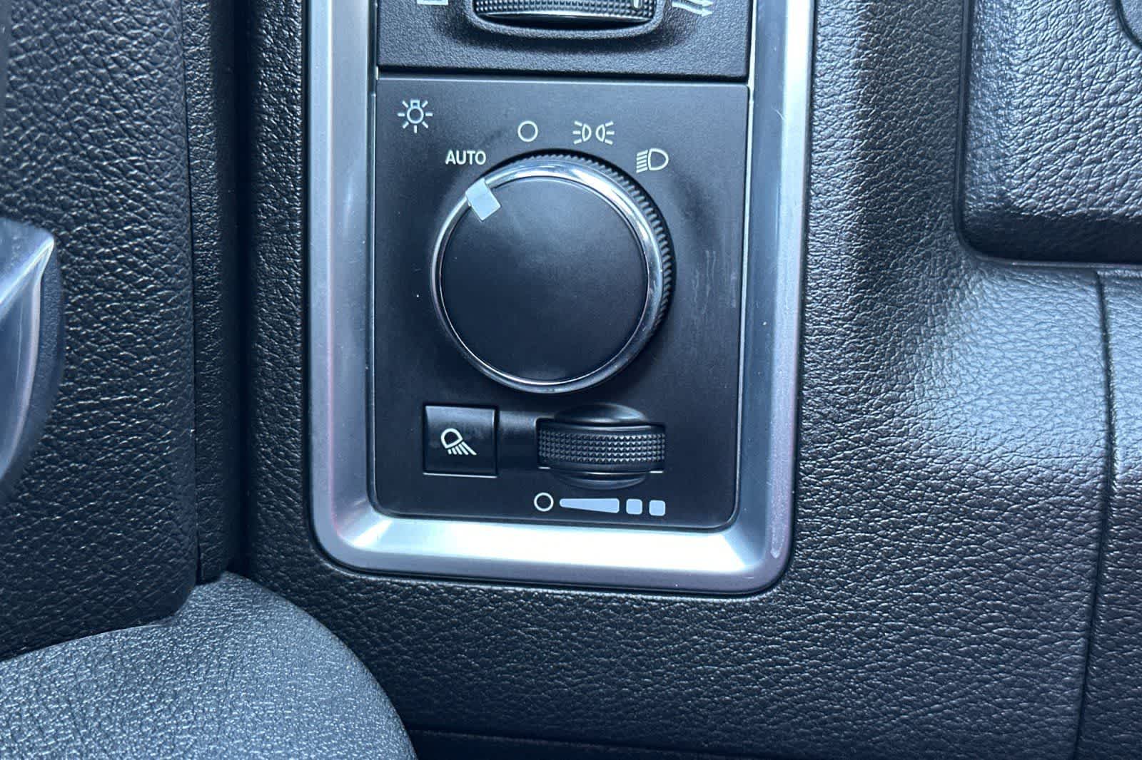 Thumbnail: 2022 RAM 1500 Classic - 37