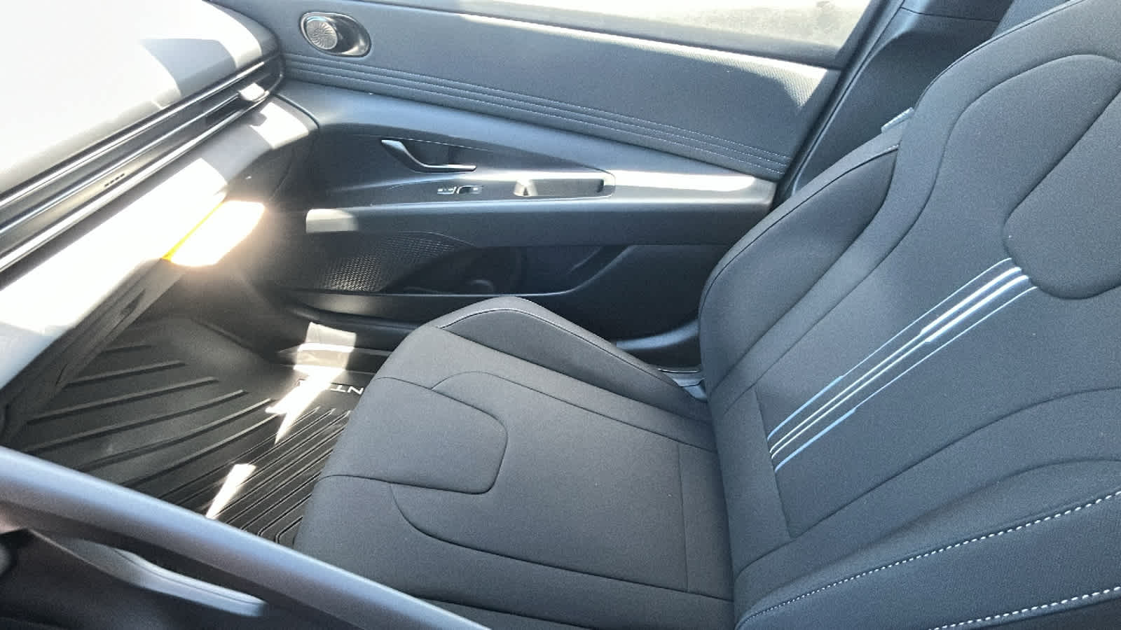 Thumbnail: 2026 Hyundai Elantra - 12
