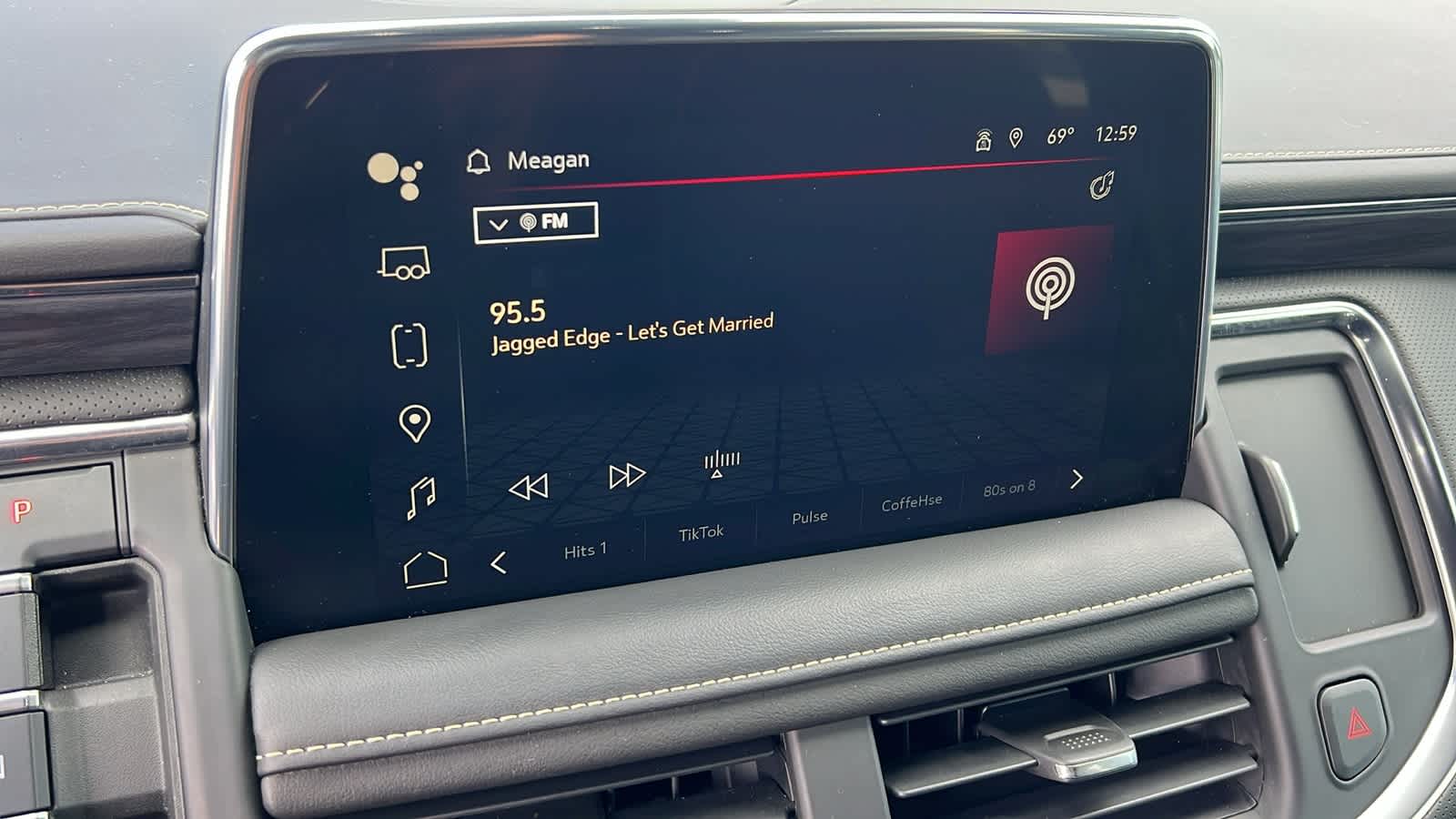 Thumbnail: 2023 GMC Yukon - 15