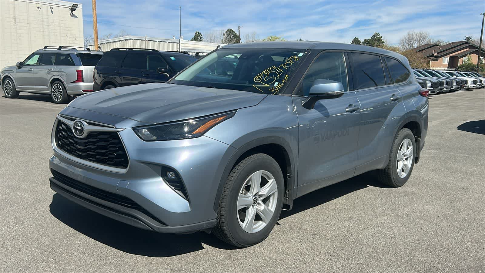 Thumbnail: 2022 Toyota Highlander - 1