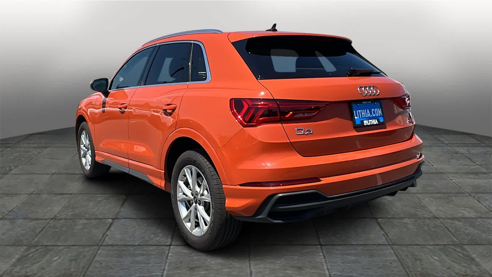 Thumbnail: 2023 Audi Q3 - 7