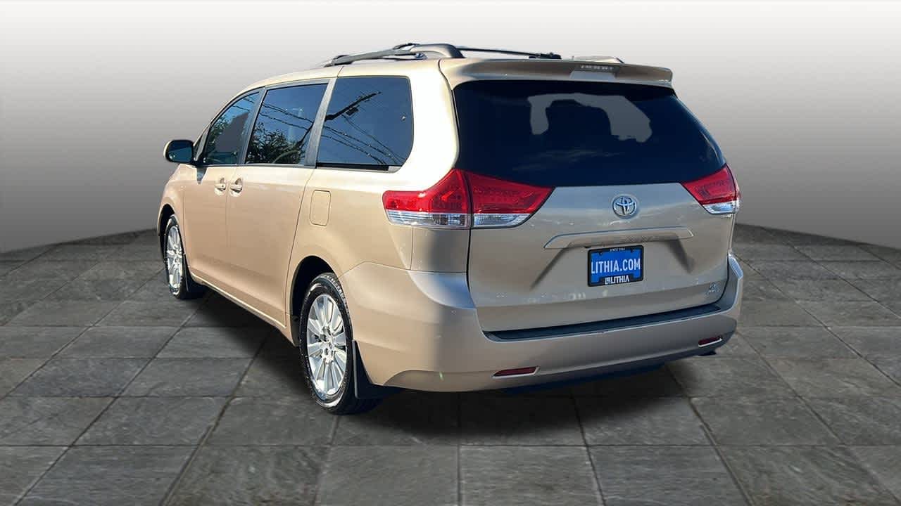 Thumbnail: 2011 Toyota Sienna - 7