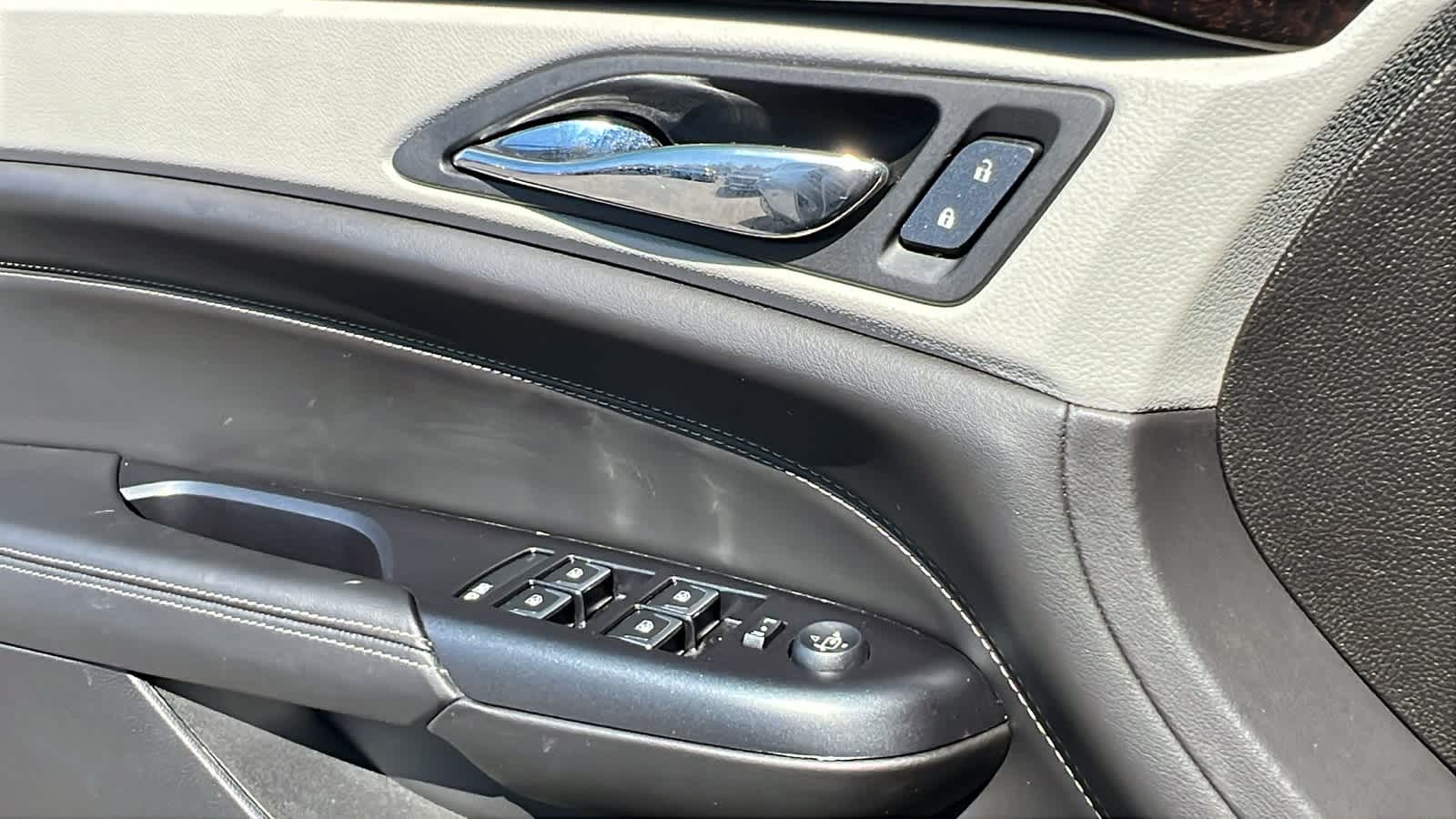 Thumbnail: 2015 Cadillac SRX - 22