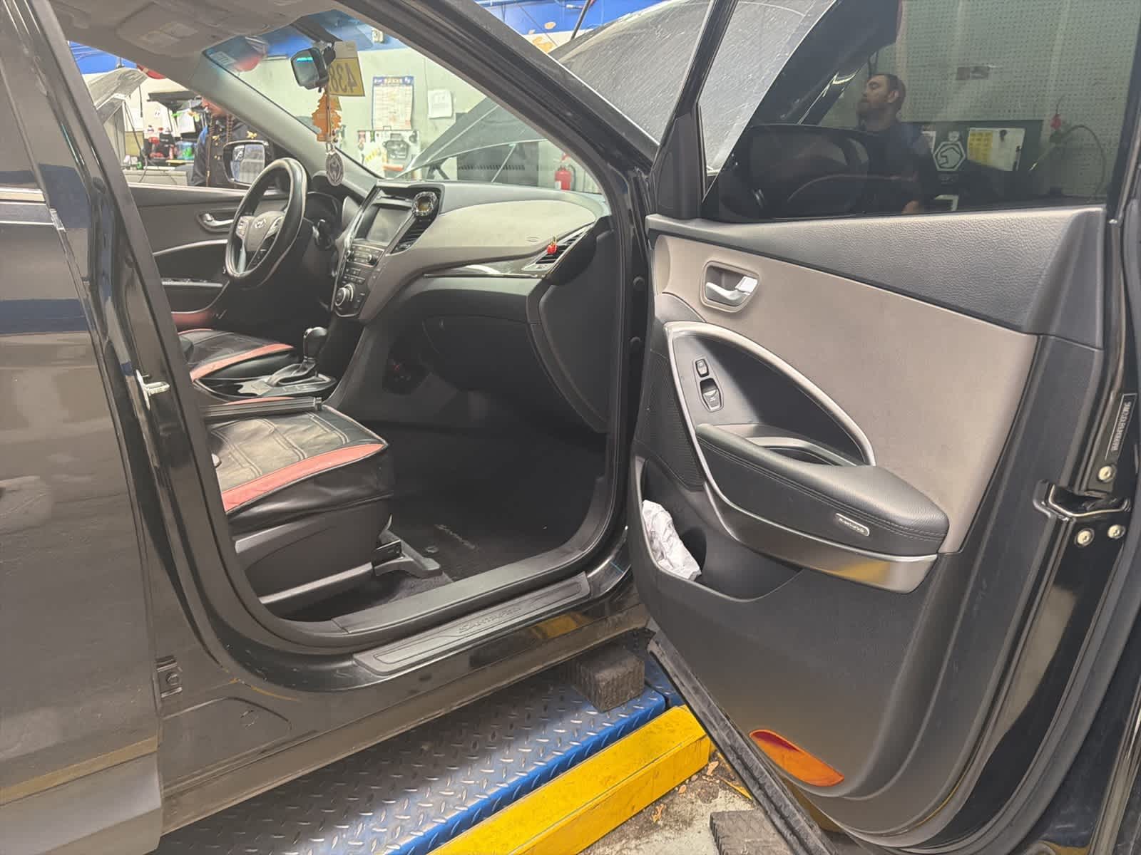 Thumbnail: 2018 Hyundai Santa Fe - 9