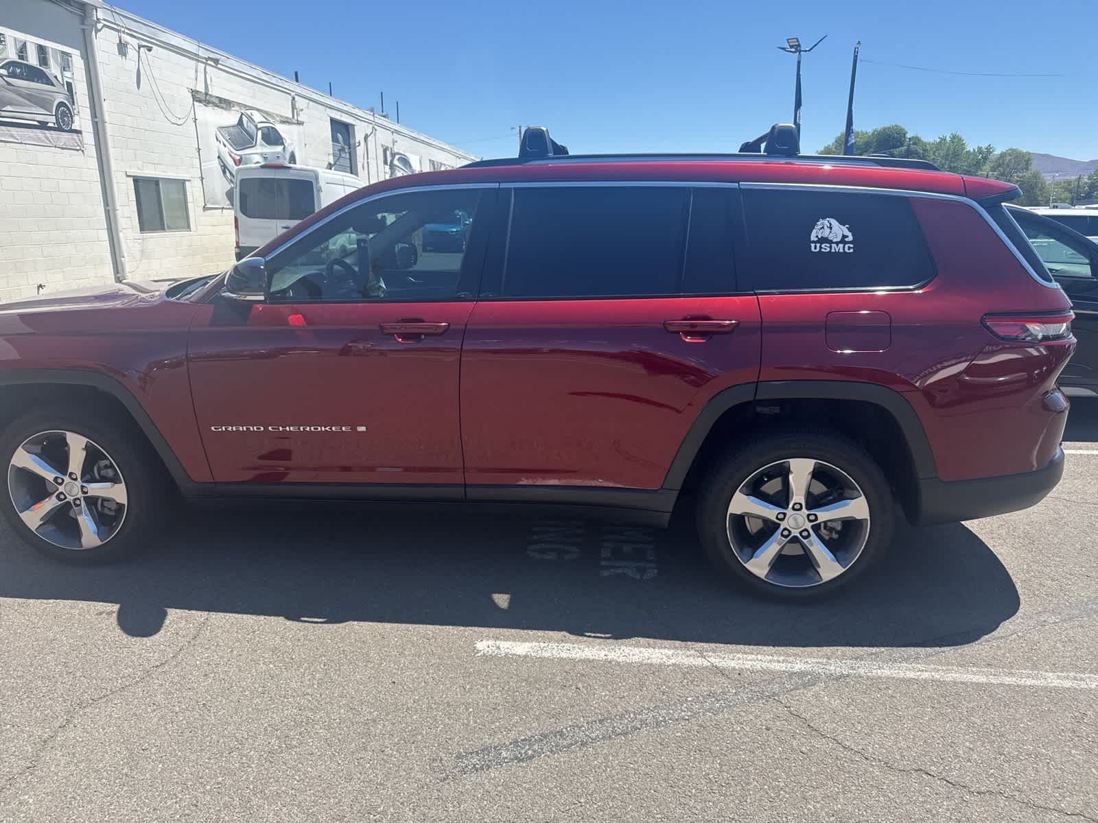 Thumbnail: 2021 Jeep Grand Cherokee L - 2