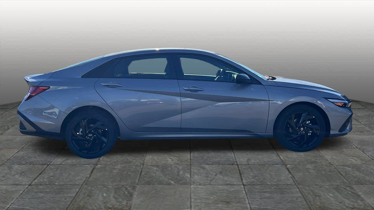 Thumbnail: 2026 Hyundai Elantra - 4