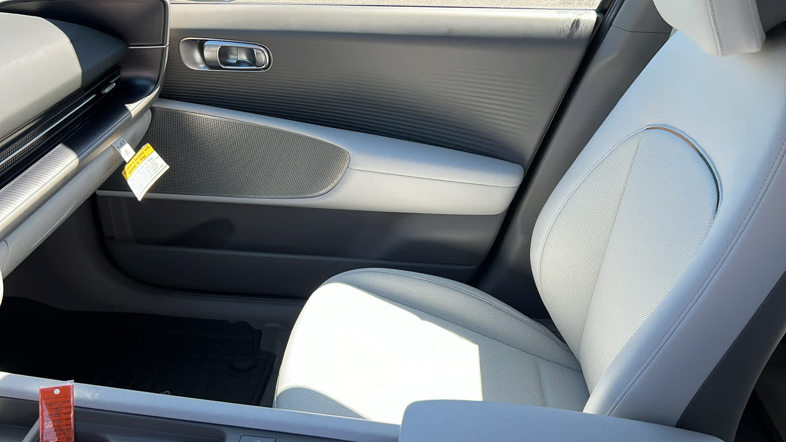 Thumbnail: 2025 Hyundai Ioniq 6 - 12