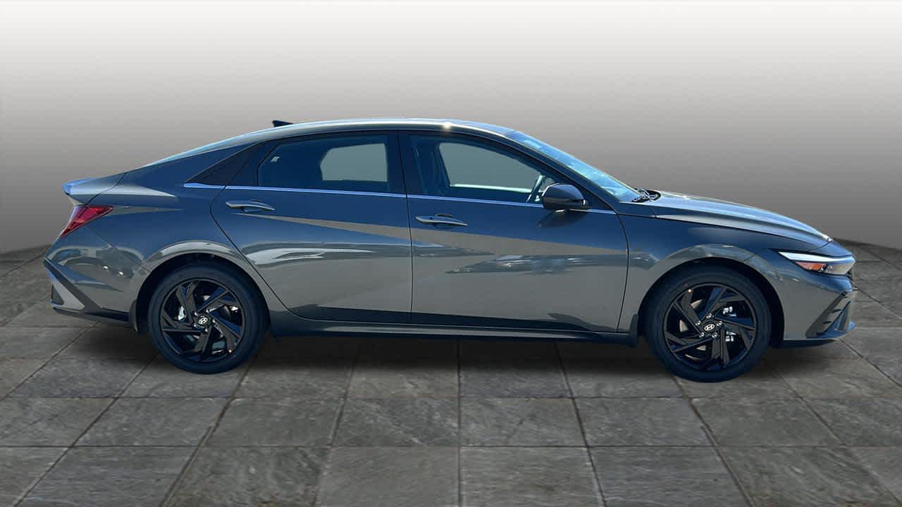 Thumbnail: 2026 Hyundai Elantra - 4