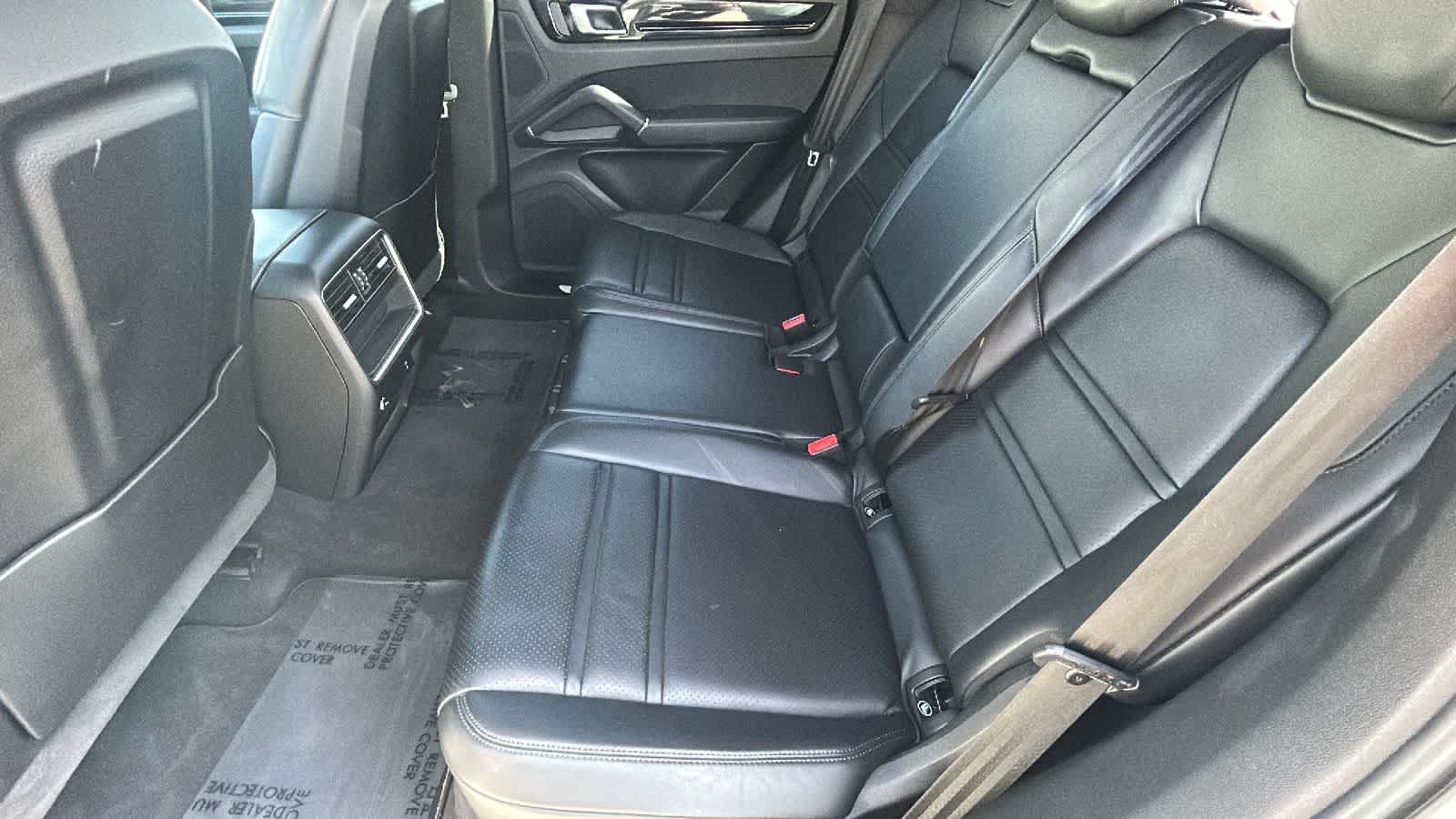 Thumbnail: 2023 Porsche Cayenne - 24