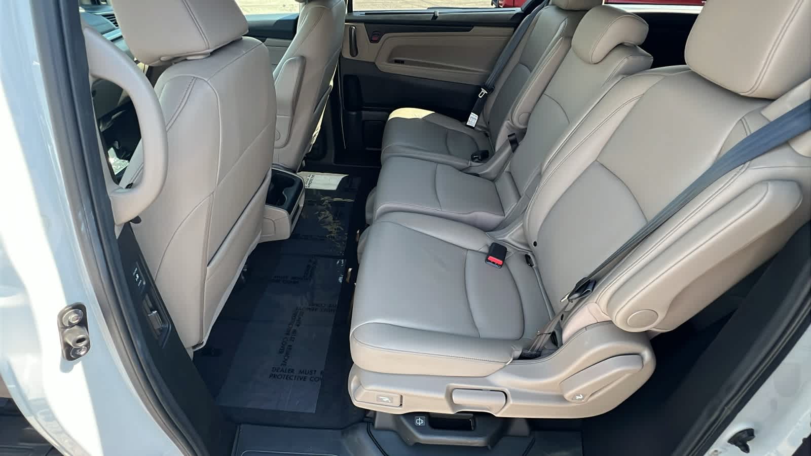 Thumbnail: 2021 Honda Odyssey - 24