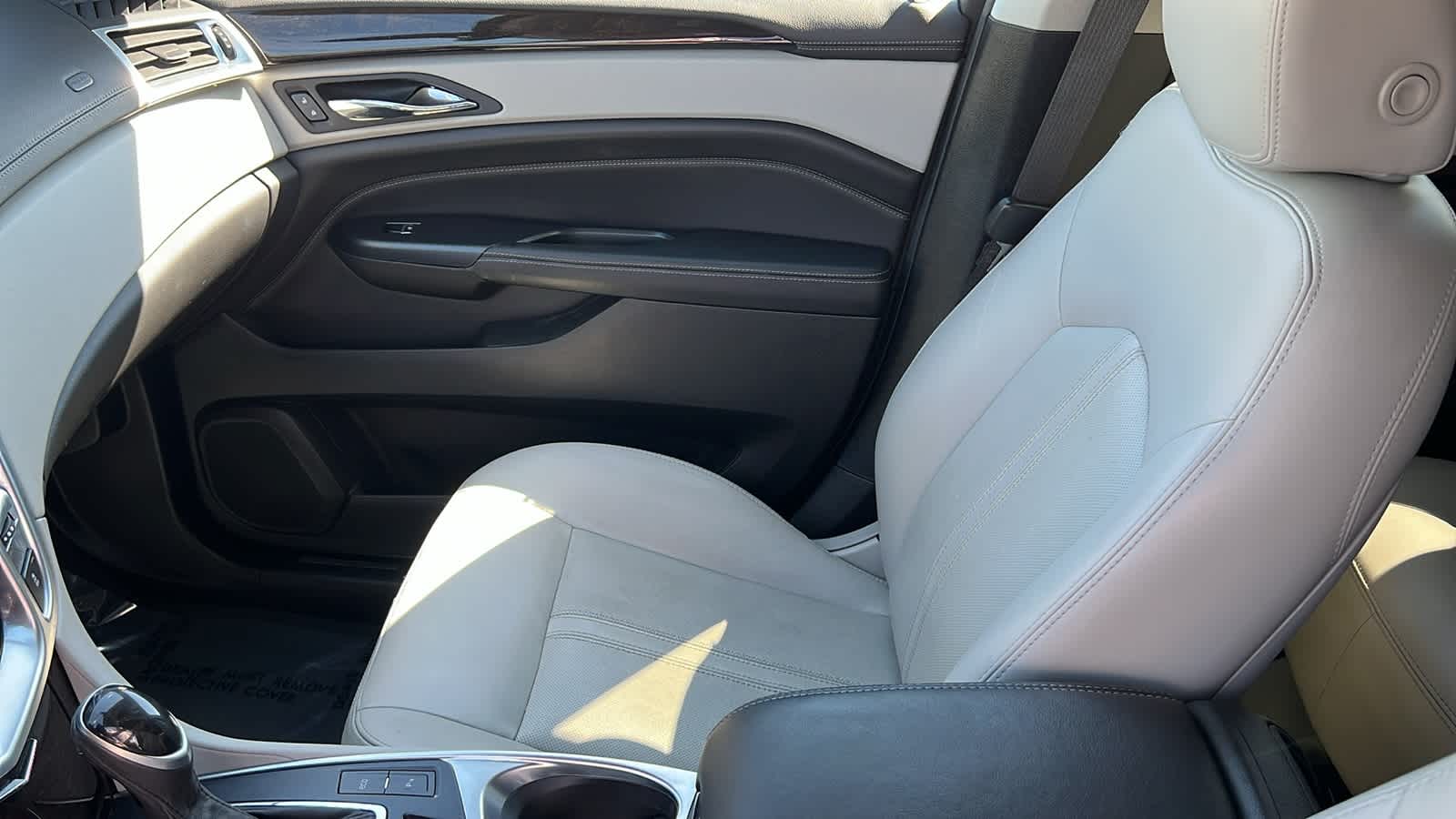 Thumbnail: 2015 Cadillac SRX - 12