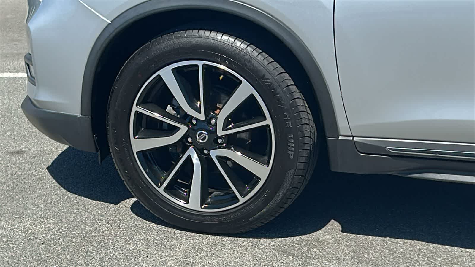 Thumbnail: 2020 Nissan Rogue - 8