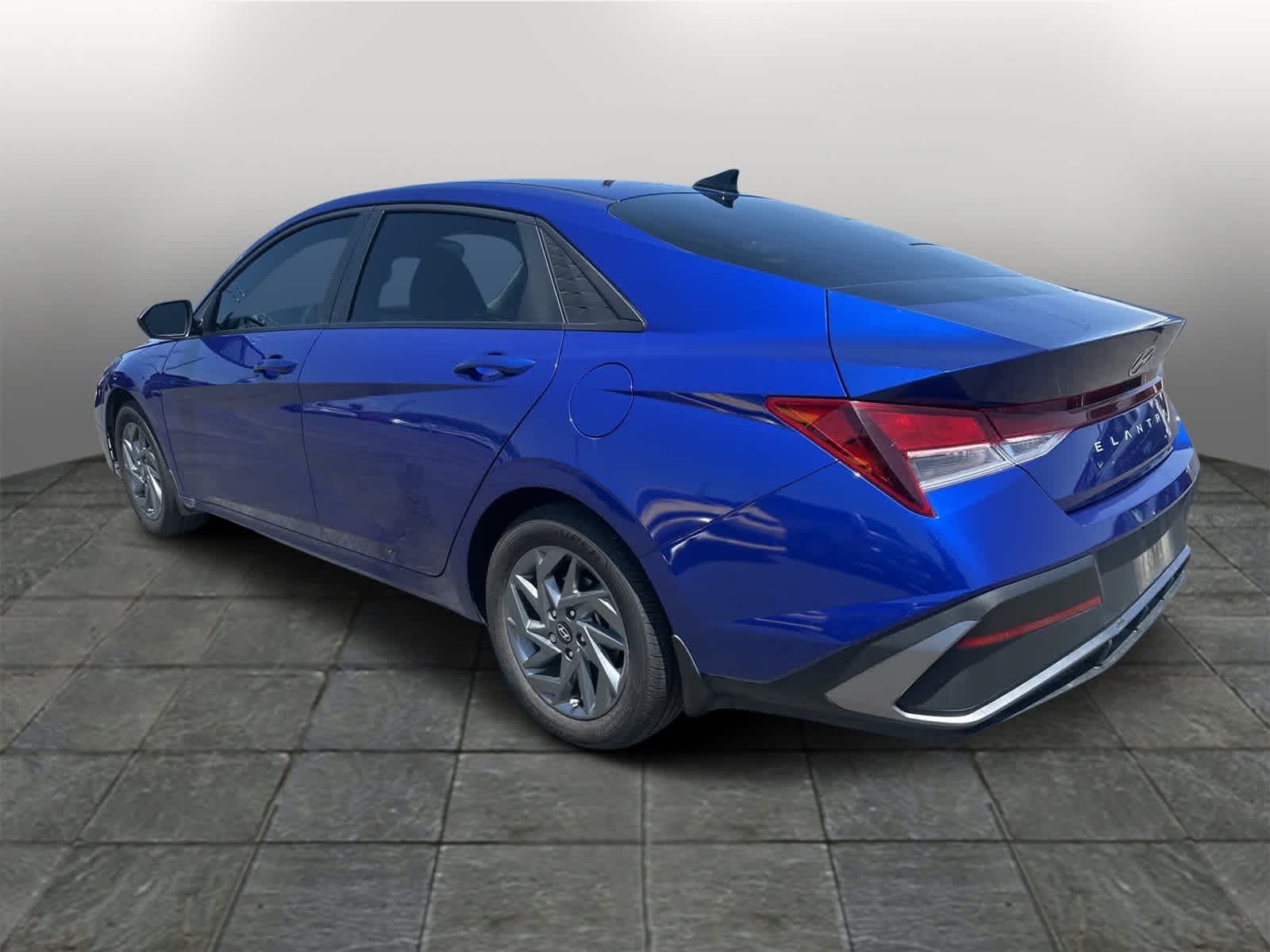 2024 Hyundai Elantra SEL 4