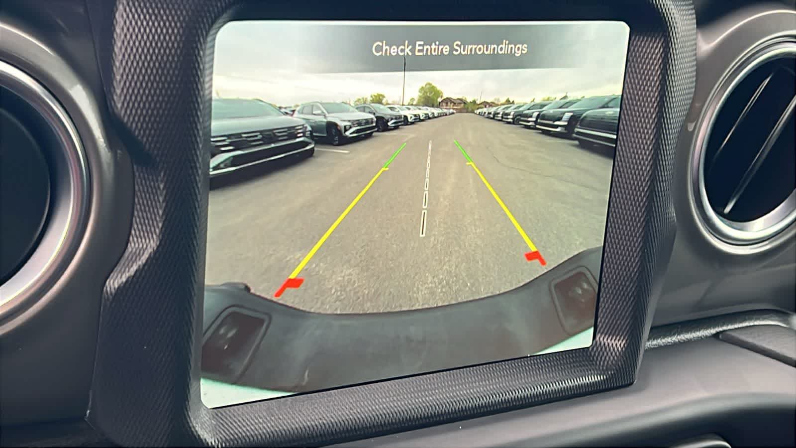 Thumbnail: 2023 Jeep Gladiator - 16