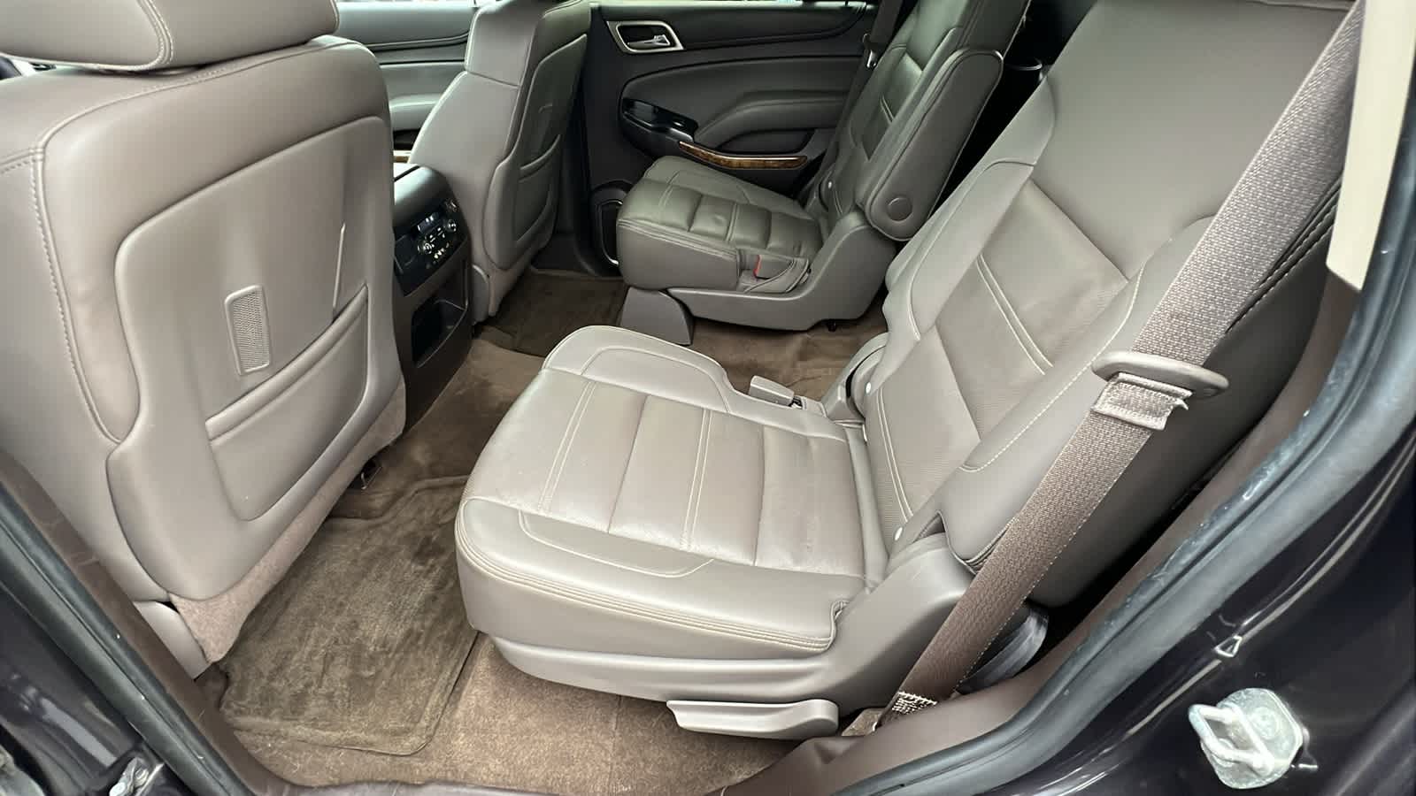 Thumbnail: 2015 GMC Yukon - 23