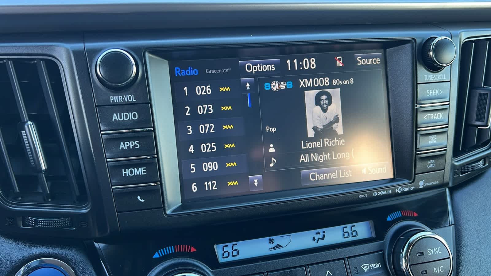 Thumbnail: 2018 Toyota RAV4 - 15