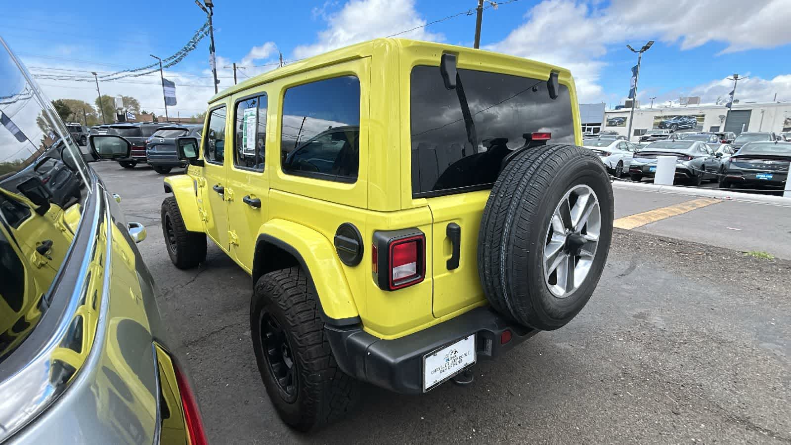 Thumbnail: 2023 Jeep Wrangler - 9