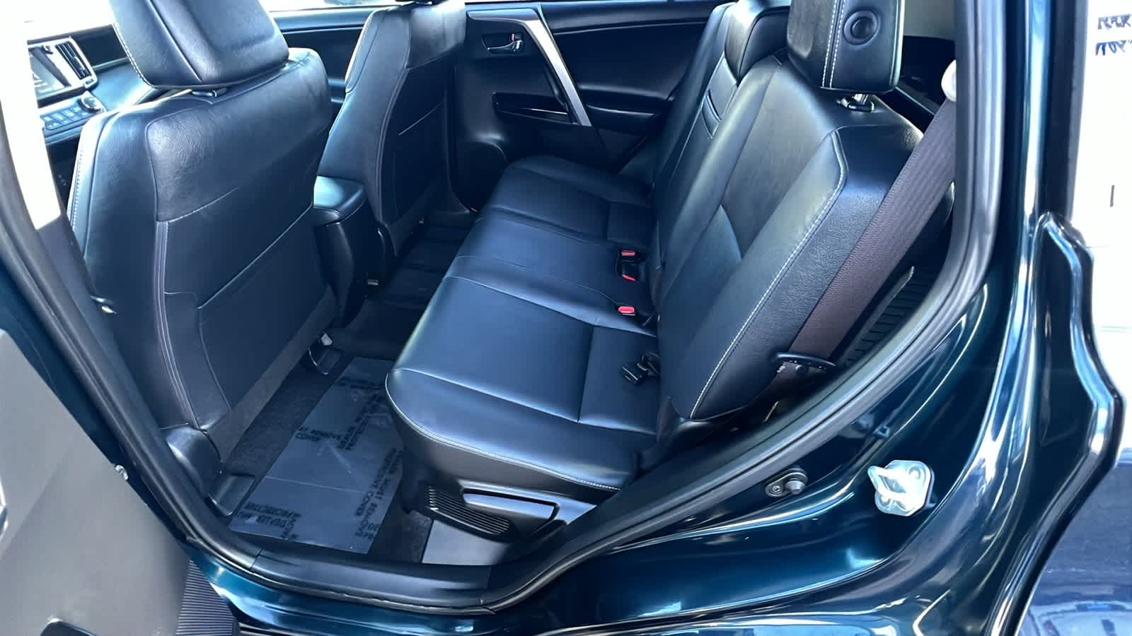 Thumbnail: 2018 Toyota RAV4 - 24