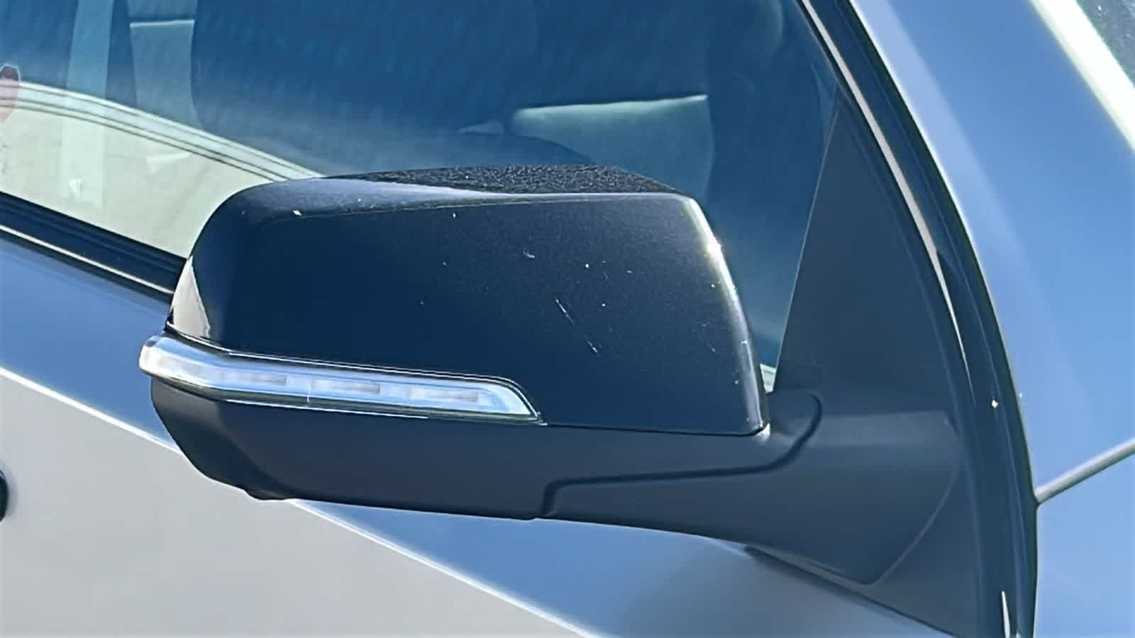 Thumbnail: 2021 Chevrolet Traverse - 17