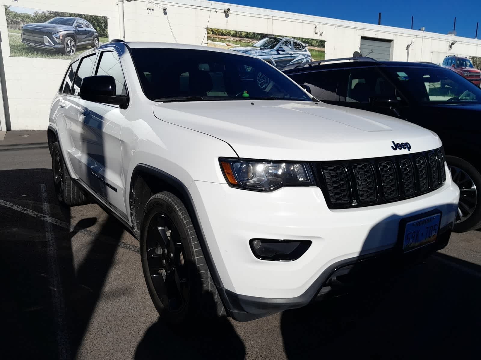 Thumbnail: 2018 Jeep Grand Cherokee - 3