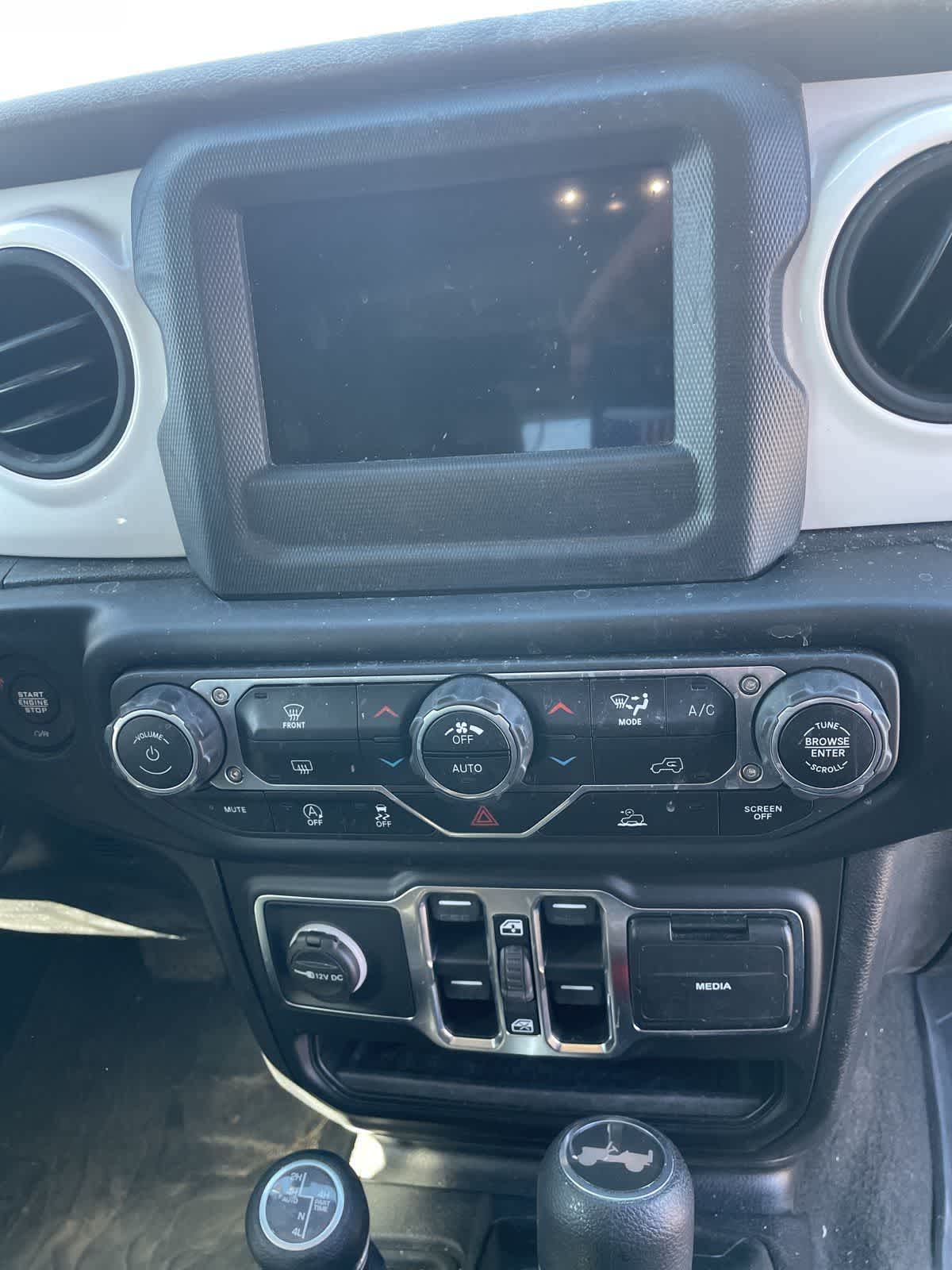 Thumbnail: 2021 Jeep Wrangler - 20