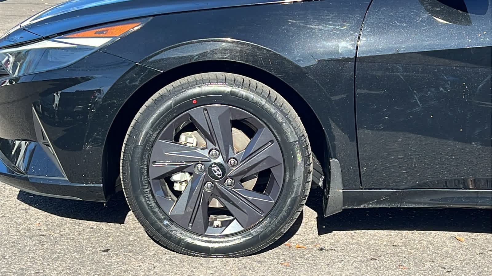 Thumbnail: 2023 Hyundai Elantra - 9