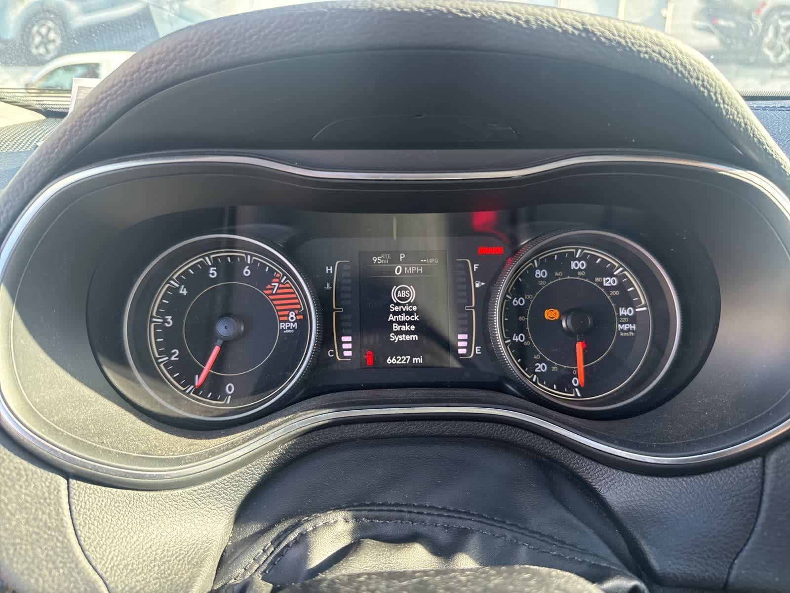 Thumbnail: 2019 Jeep Cherokee - 12